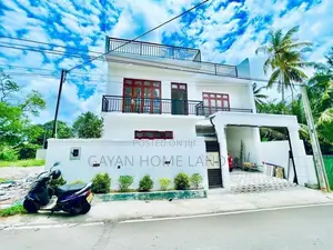 Brand New Roortop With Spacious 3Storey House in Piliyandala