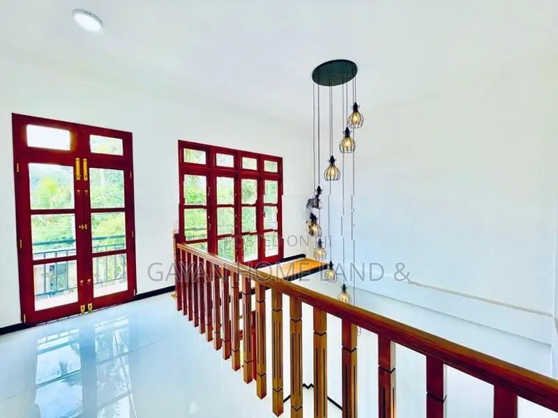 Brand New Roortop With Spacious 3Storey House in Piliyandala