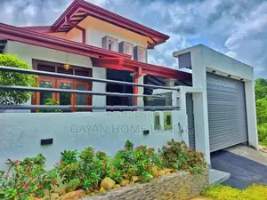 Brand New 8.5 Perch With Solid Beautiful House in Kahathuduwa