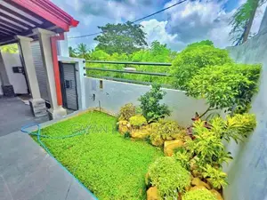 Brand New 8.5 Perch With Solid Beautiful House in Kahathuduwa