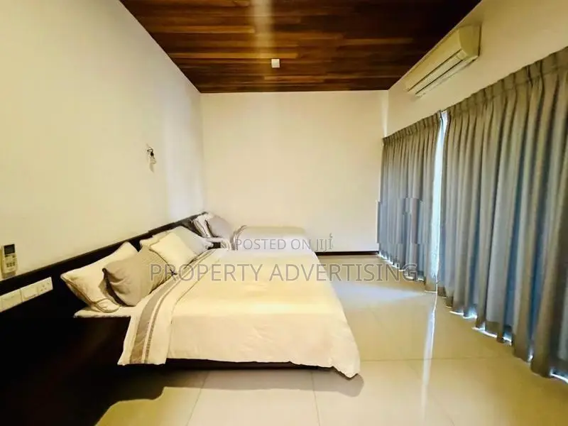 Luxurious 4-Bedroom House for Sale Thalawathugoda