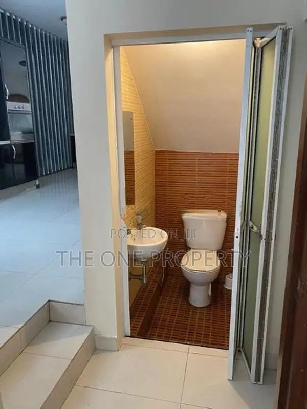 4 Bedroom furnished house for Rent - Thimbirigasyaya Colombo 5