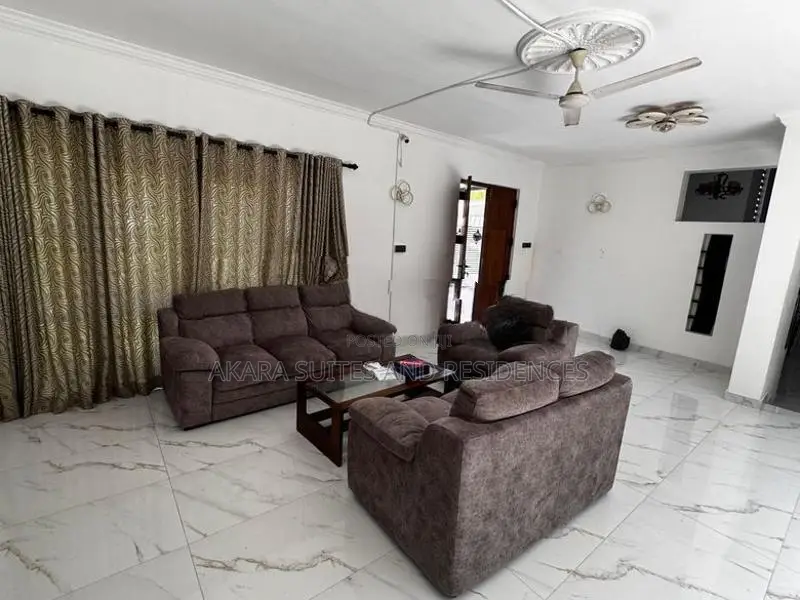 18.36 Perches - Furnished House for Rent HL54955