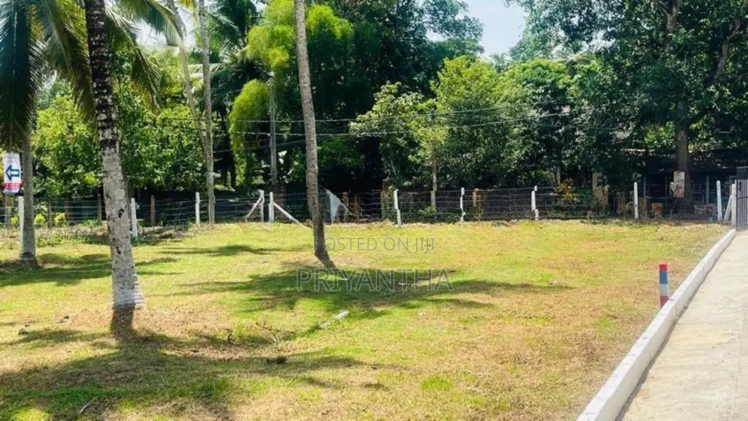 Land for Sale in Minuwangoda