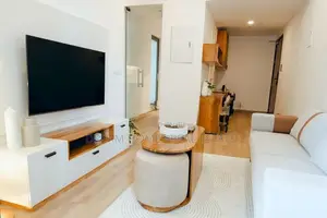 Fully Furnished 2BR Apartment with Sea View – Colombo 02