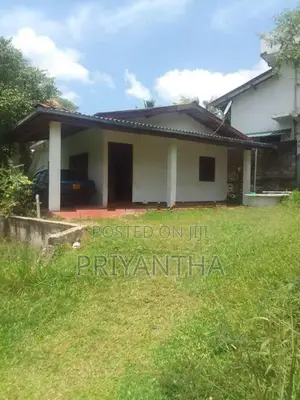 වැලිවේරිය නගරයට නුදුරින් කාමර 3ක නිවසක් විකිණීමට