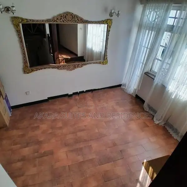 14 perches - Semi-furnished House for Rent HL40391