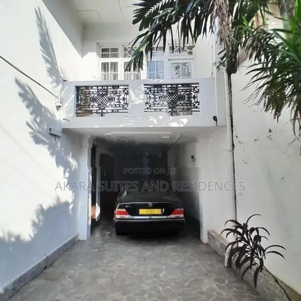 14 perches - Semi-furnished House for Rent HL40391