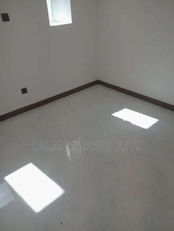 3500Sqft, 4 Bed Room House for Sale in Thalawathugoda CVVV – A1