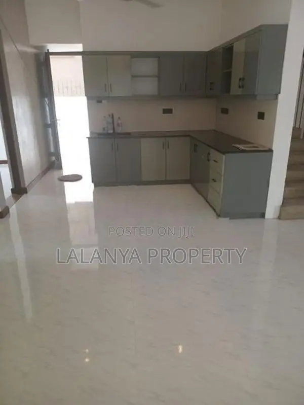 3500Sqft, 4 Bed Room House for Sale in Thalawathugoda CVVV – A1