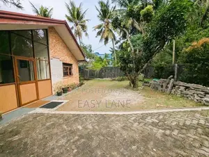 යක්කල – ඉදිගොල්ල (ශාන්ති මාවත) වටිනා නිවස සහ ඉඩම විකිණීමට!