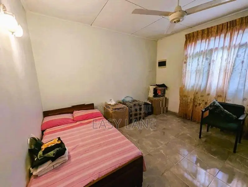යක්කල – ඉදිගොල්ල (ශාන්ති මාවත) වටිනා නිවස සහ ඉඩම විකිණීමට!