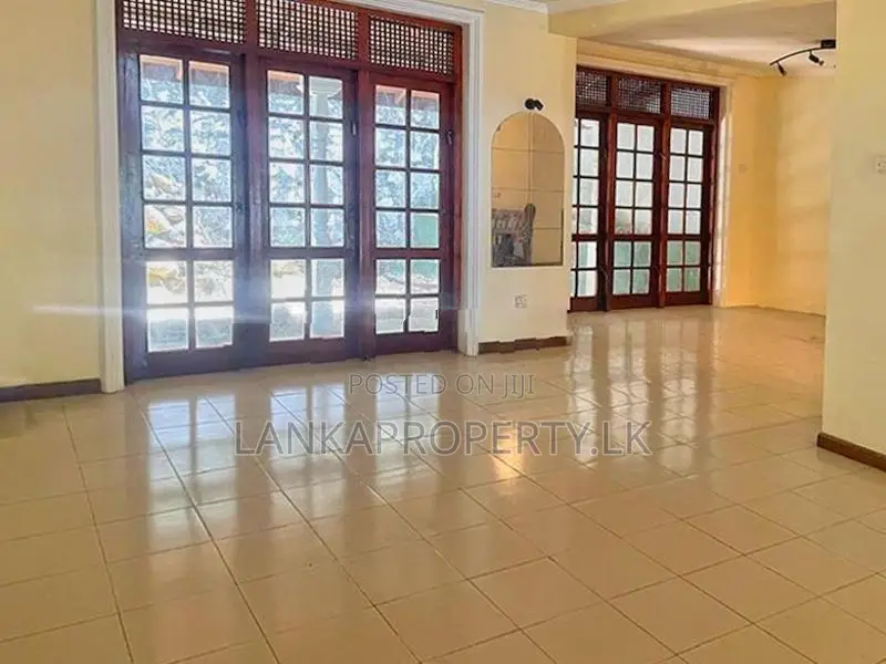 Luxury Upstair House for Sale in Nugegoda