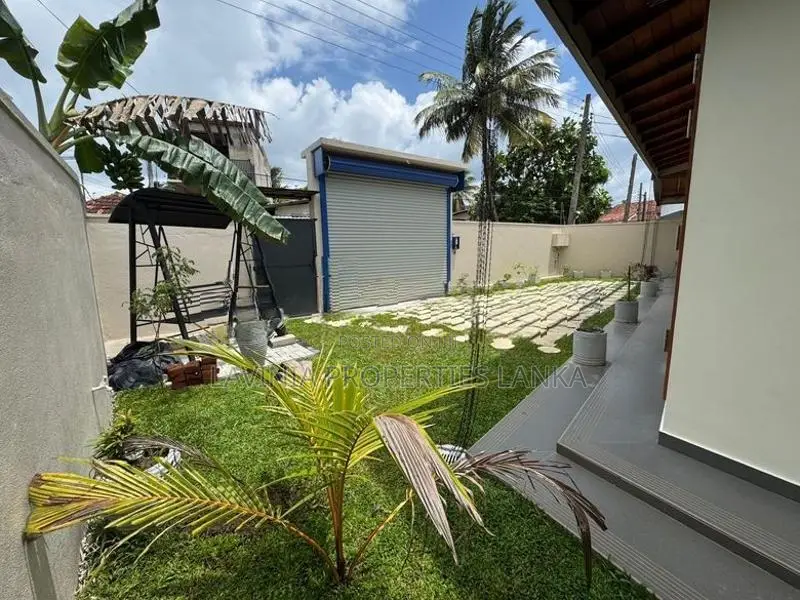 HOUSE FOR SALE AT KURUNAGALA THA 83H