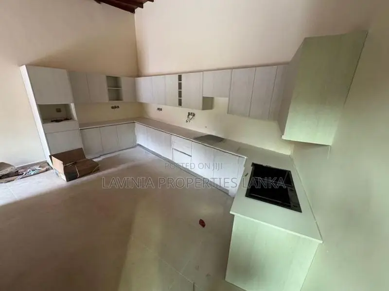 HOUSE FOR SALE AT KURUNAGALA THA 83H