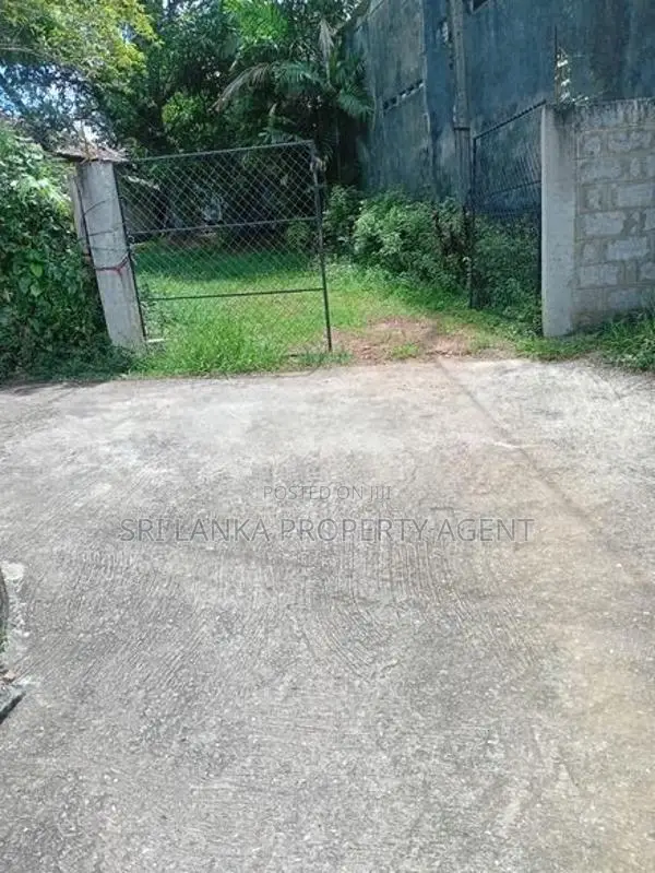 34+ Perch Land for sale with old house in Devala Road Nugegoda
