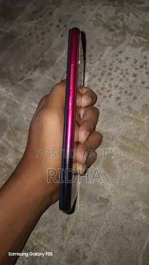 Vivo Y17 256 GB Red