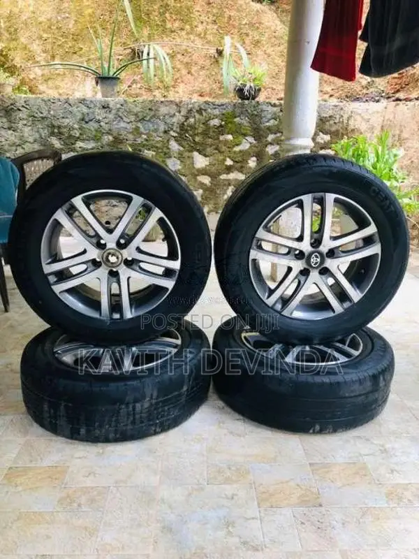 Toyota original 15 inch alloy wheel with tyres for Car