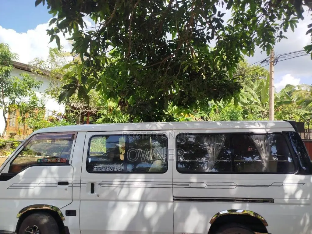 Nissan Caravan 1998 Van (Used)