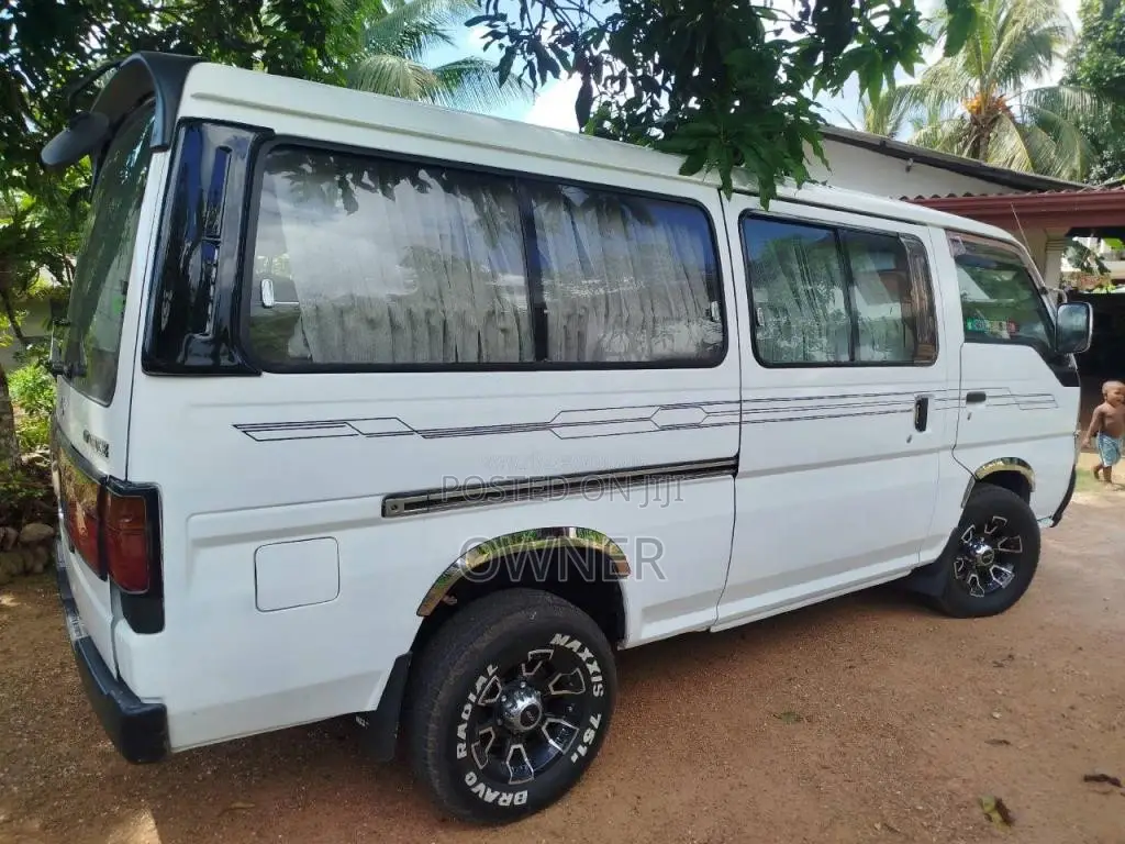 Nissan Caravan 1998 Van (Used)