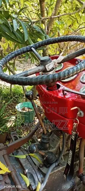 Massey-Ferguson 135 DL 1980 Tractor (Used)