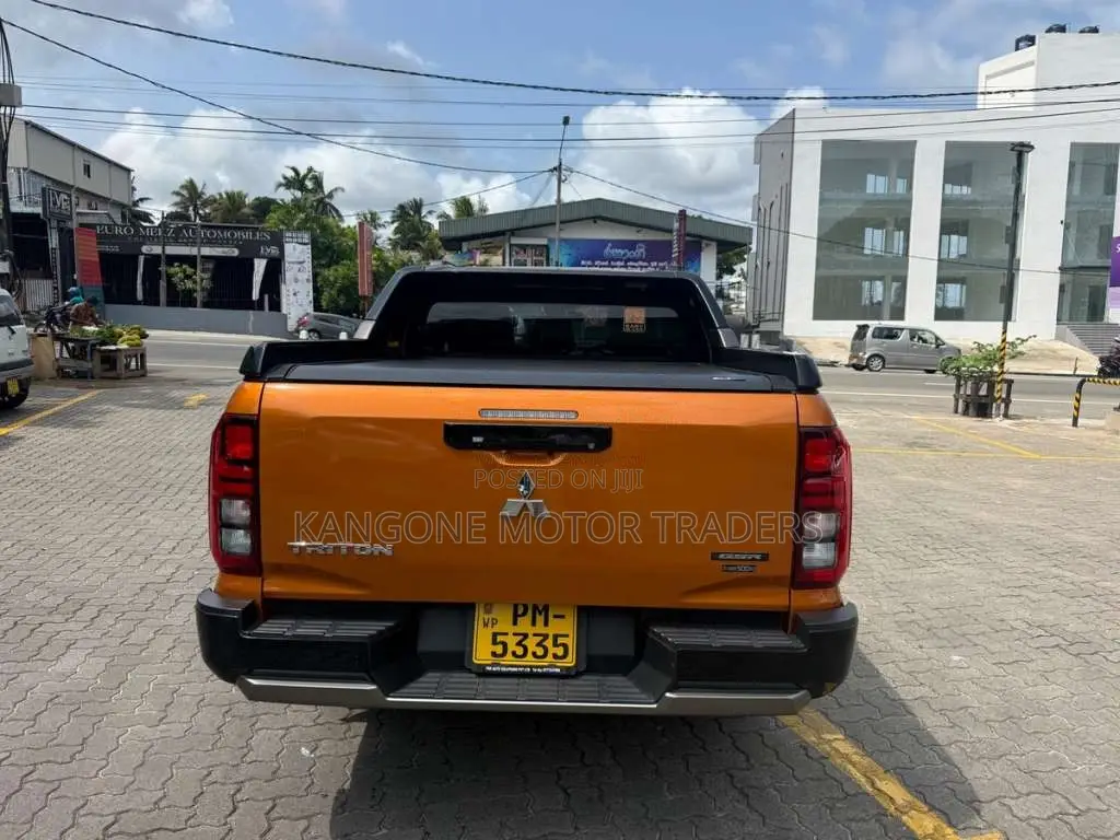 Mitsubishi L200 2025 Pickup (Used)