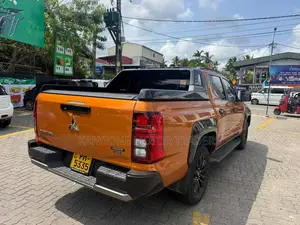 Mitsubishi L200 2025 Pickup (Used)