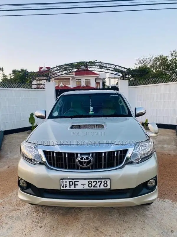 Toyota Hilux 2011 Pickup (Used)