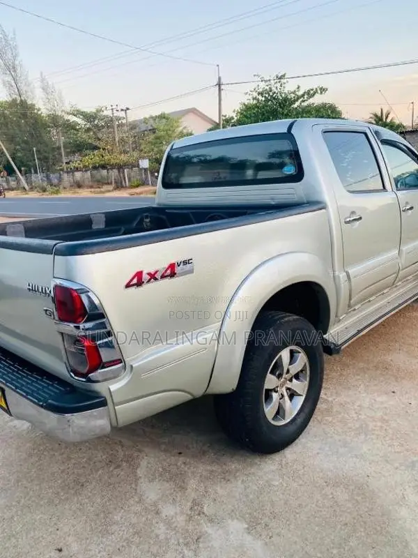 Toyota Hilux 2011 Pickup (Used)