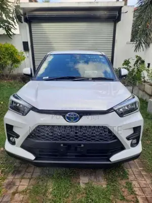 Toyota Raize Z Hybrid Japan 1200cc BSM Pearl 4 Way 2024 SUV Unregister