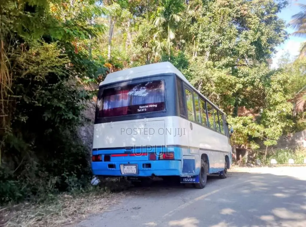 Isuzu Journey Q 1990 Bus (Used)