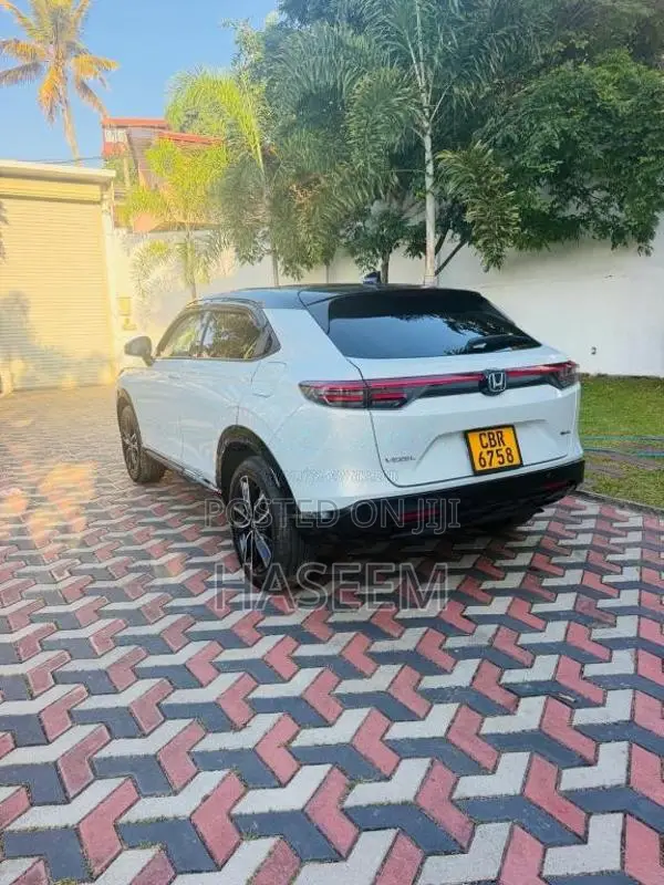 Honda Vezel 2025 SUV (Used)