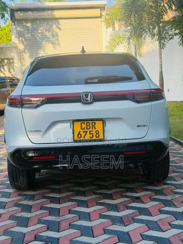 Honda Vezel 2025 SUV (Used)