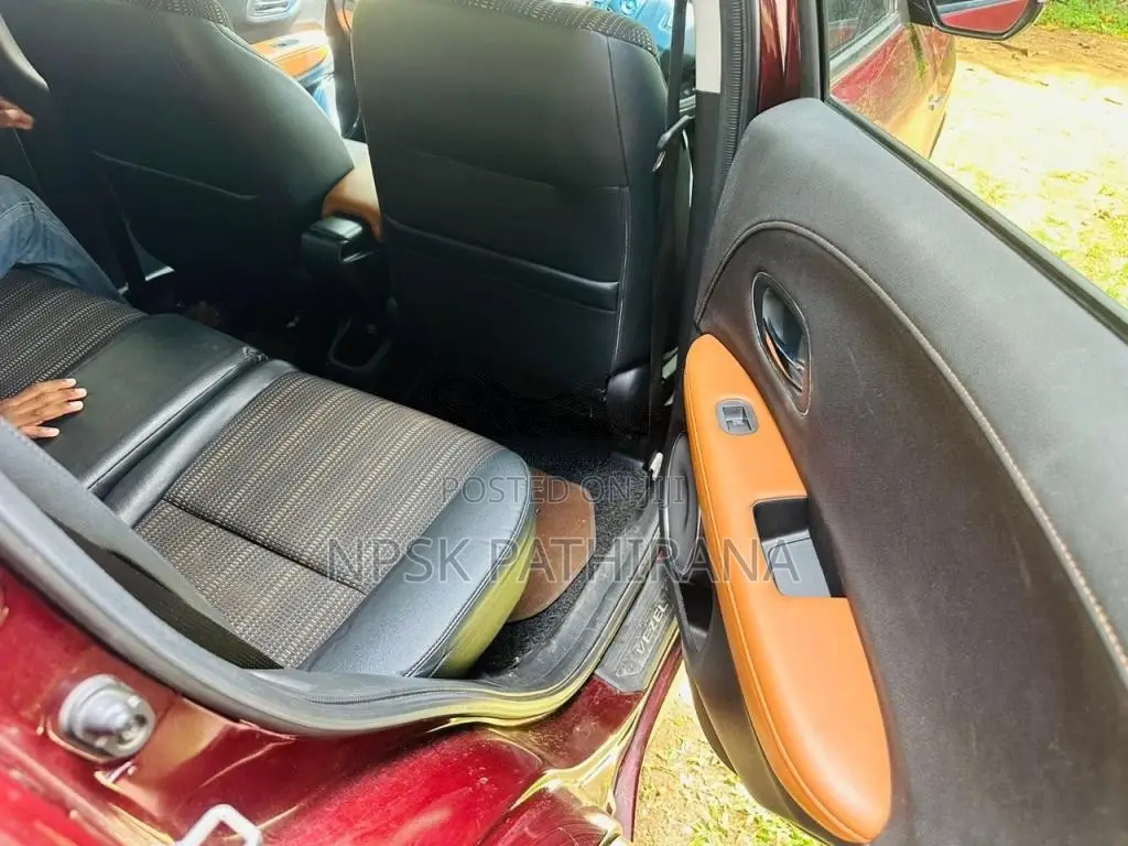 Honda Vezel Z 2015 SUV (Used)