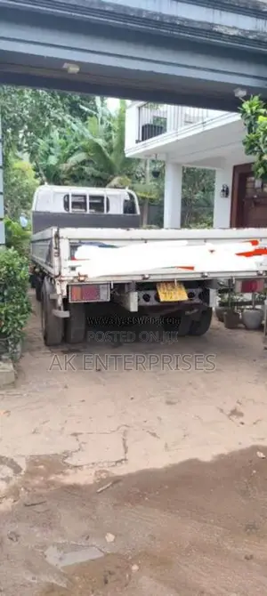 Isuzu 350 2004 Lorry (Used)