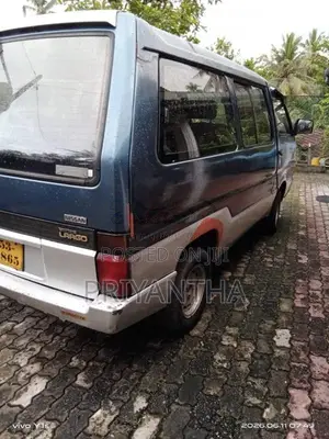 Nissan Larago 1989 Van (Used)