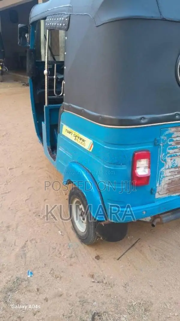Bajaj RE 2015 Three Wheel (Used)