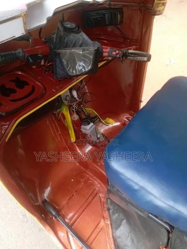 Bajaj RE 1990 Three Wheel (Used)