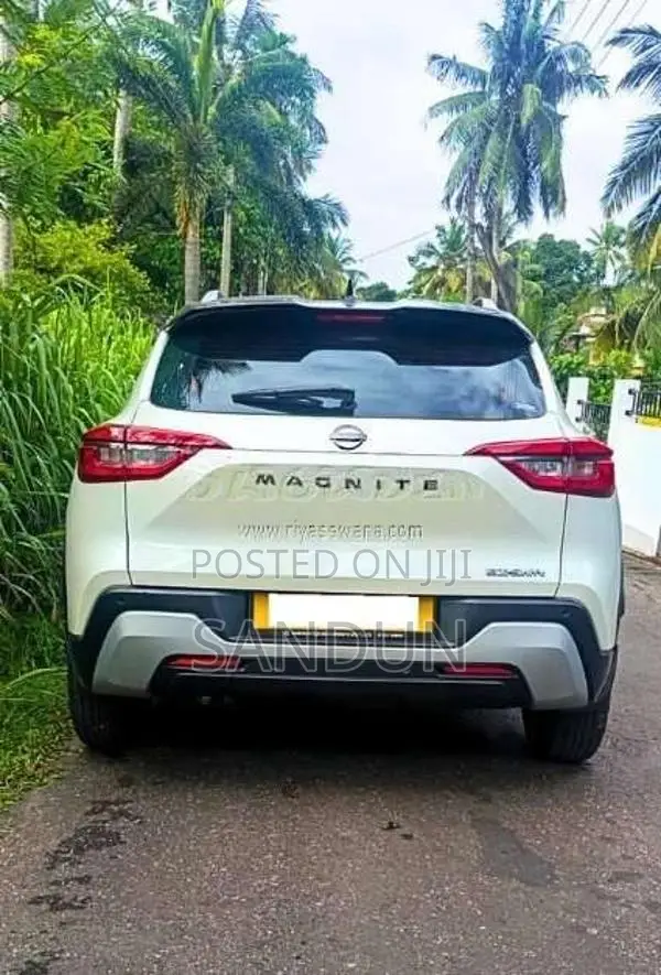 Nissan Magnite 2025 SUV (Used)
