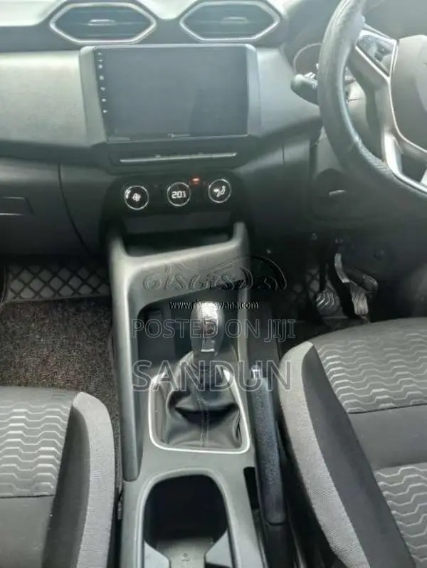 Nissan Magnite 2025 SUV (Used)