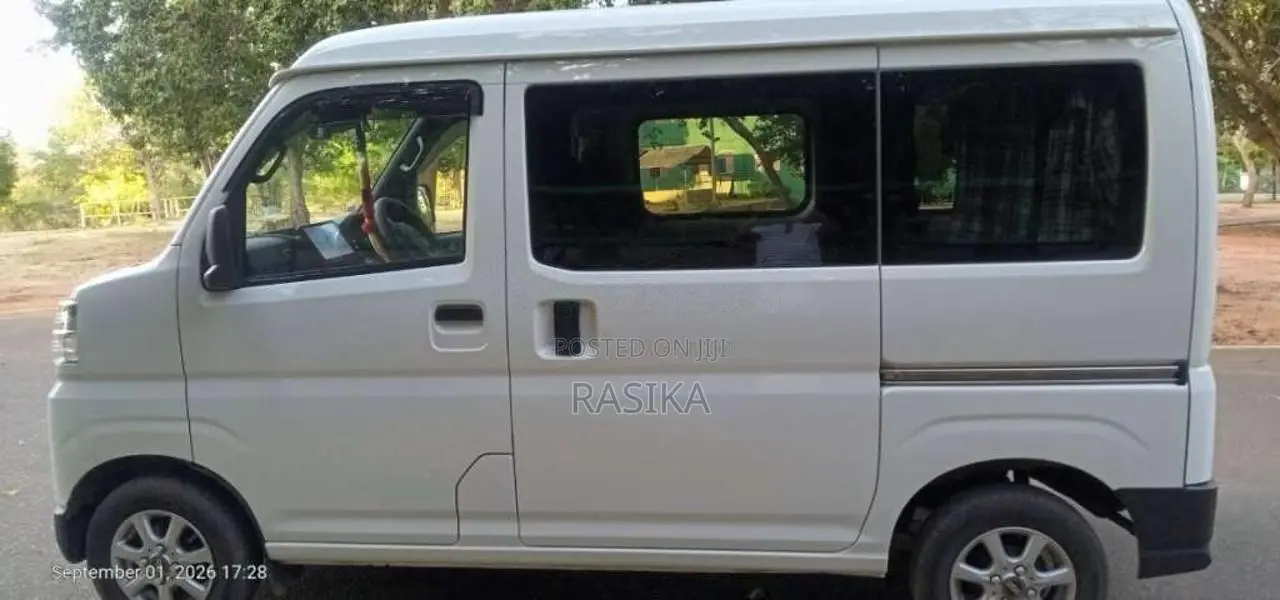 Daihatsu Hijet 2023 Van (Used)