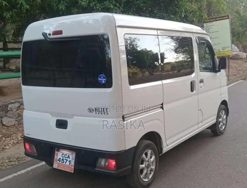 Daihatsu Hijet 2023 Van (Used)
