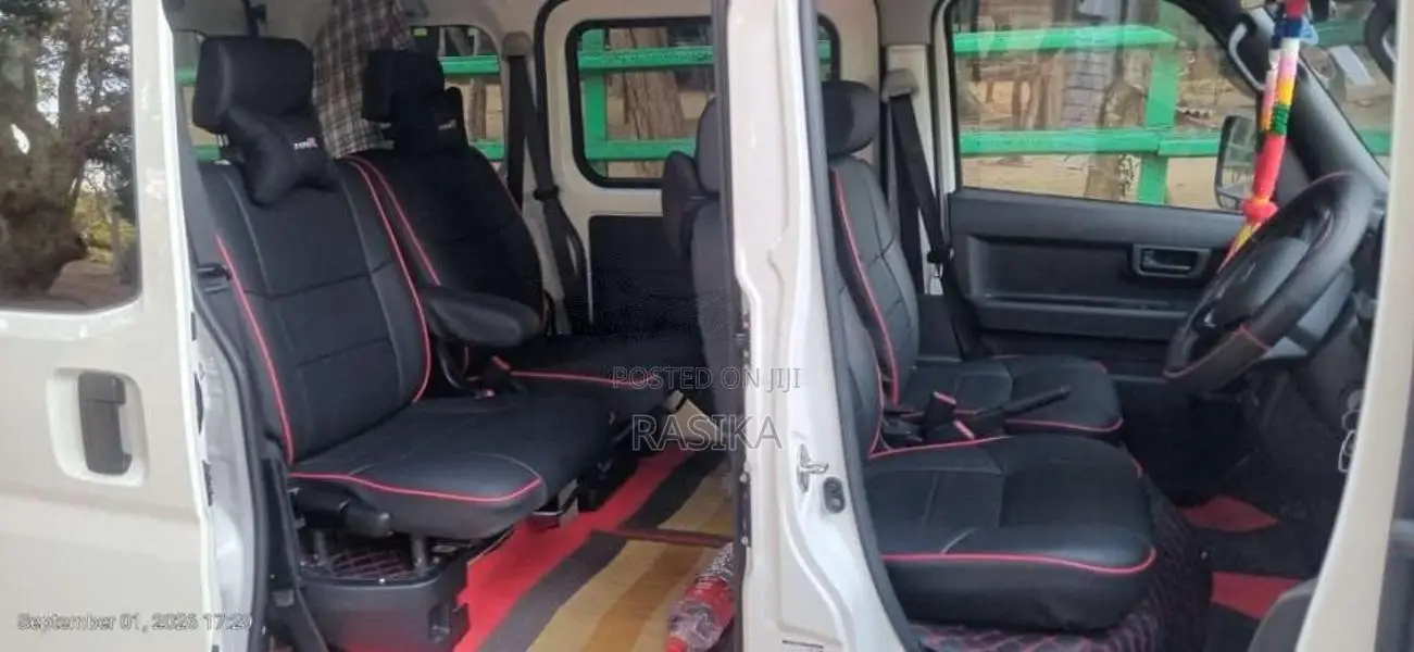Daihatsu Hijet 2023 Van (Used)