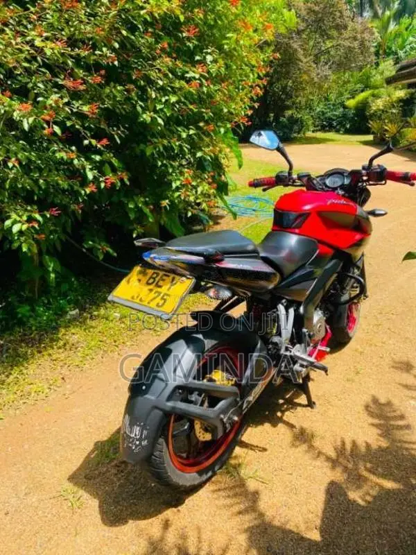Bajaj Pulsar NS200 2017 Motorbike (Used)