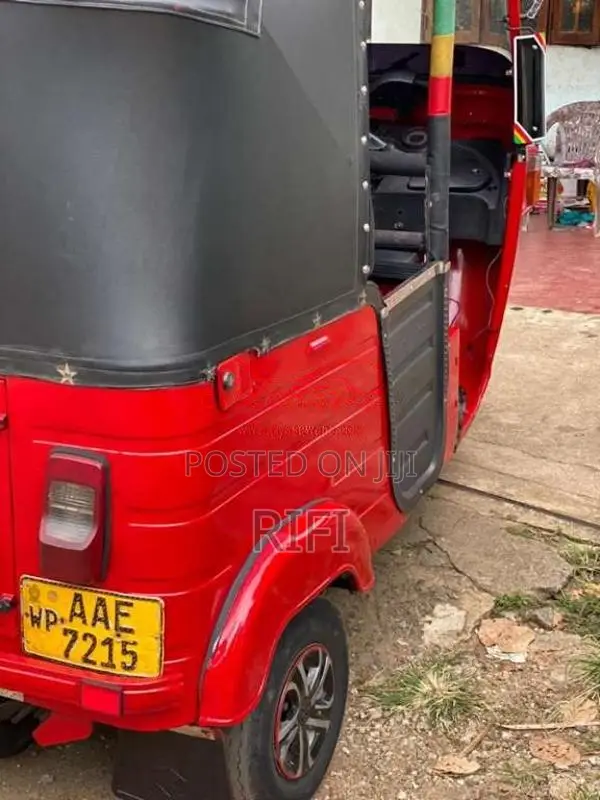 Bajaj 4 Stroke 2013 Three Wheel (Used)