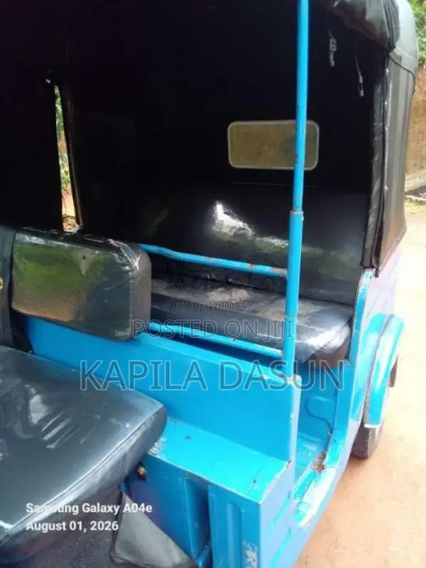 Bajaj 4 Stroke 2009 Three Wheel (Used)