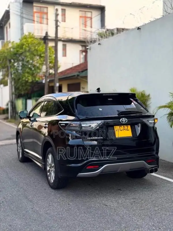 Toyota Harrier 2016 SUV (Used)