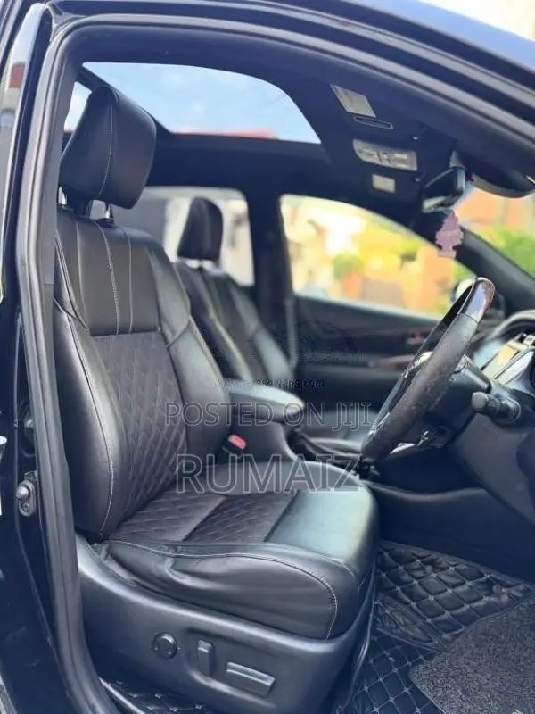 Toyota Harrier 2016 SUV (Used)