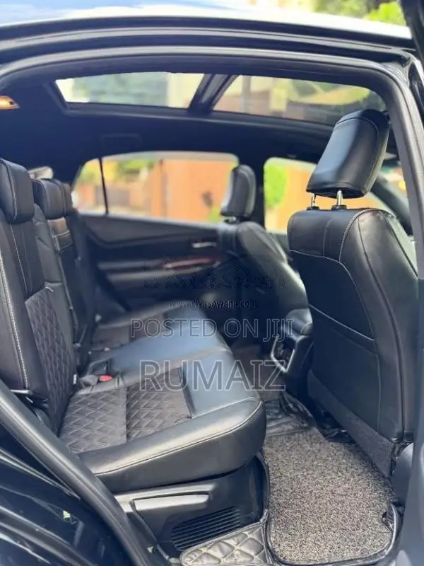 Toyota Harrier 2016 SUV (Used)