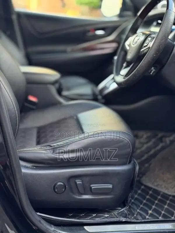 Toyota Harrier 2016 SUV (Used)